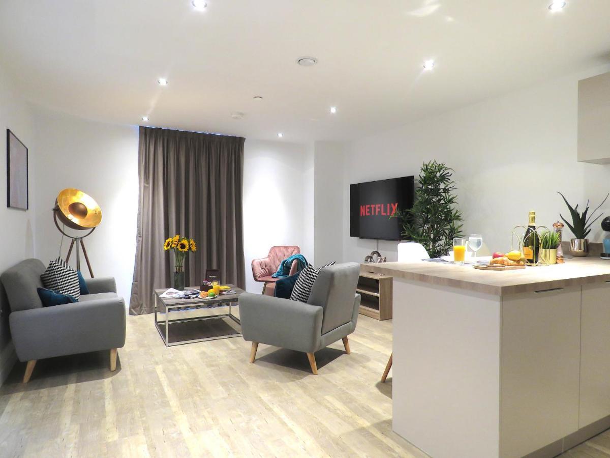 Tudors Esuites Birmingham Corporate Apartments מראה חיצוני תמונה